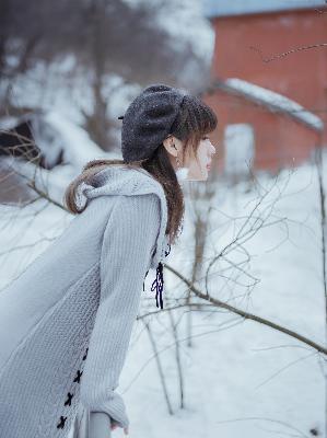 女大学生的沙龙室